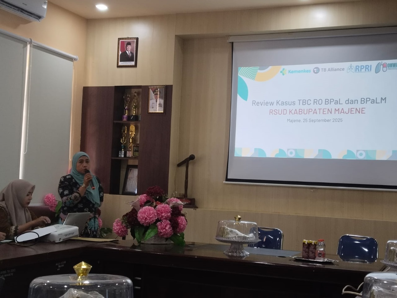 Tim Kemenkes dan RPRI Lakukan Visitasi Monitoring Implementasi Pengobatan BPaL/M TBC RO di Sulawesi Barat