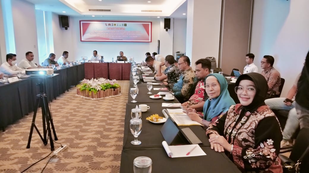 rapat koordinasi Kominda yang membahas capaian program kesehatan masyarakat, termasuk pelaksanaan Cek atau Pemeriksaan Kesehatan Gratis (PKG) di enam kabupaten.