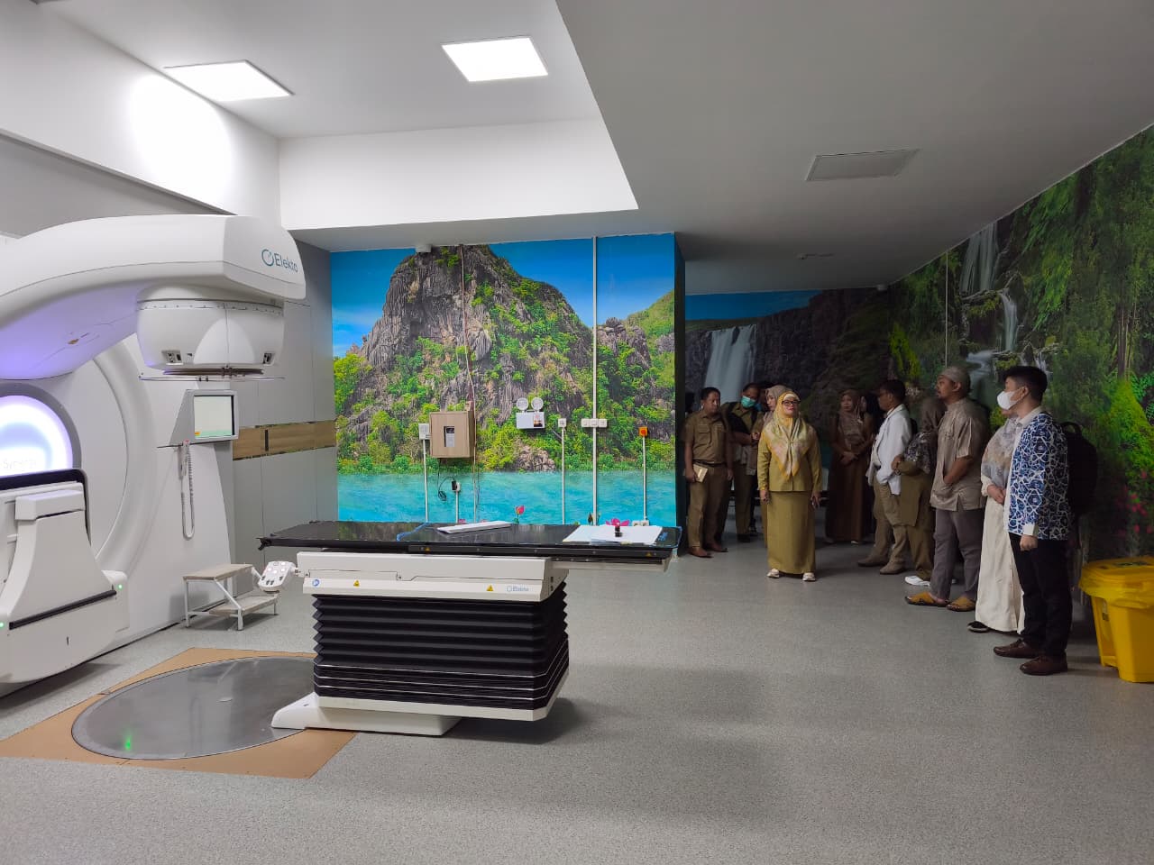 melaksanakan kegiatan Monitoring dan Evaluasi Program Pendayagunaan Dokter Spesialis (PGDS) di RSUD Provinsi Sulawesi Barat,