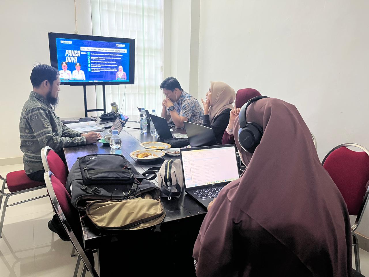 Pertemuan Evaluasi Capaian 9 Program Prioritas Kesehatanyang berlangsung di Aula Dinas Kesehatan Provinsi Sulbar